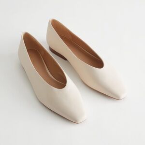 & OTHER STORIES Pointed Ballet Ballerina Flats Shoes in Cream Beige Leather